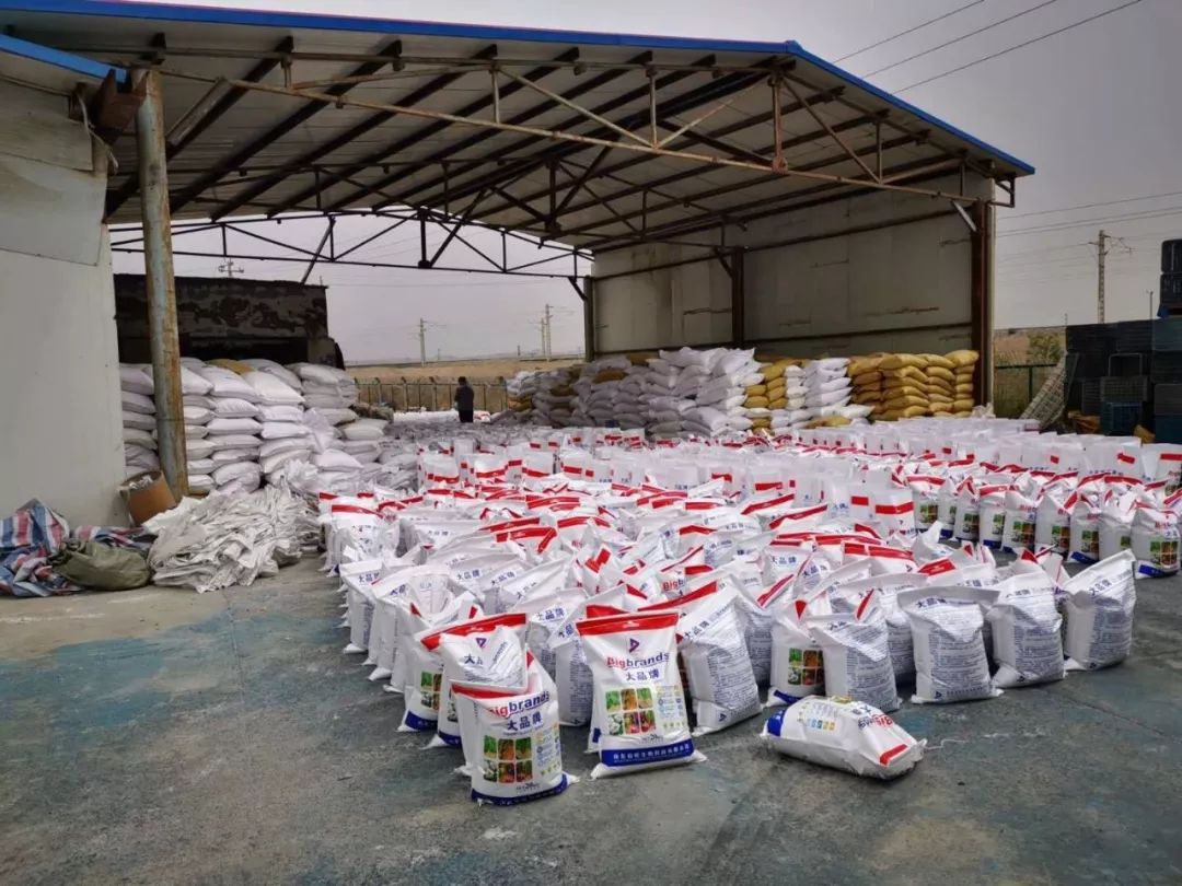 生產(chǎn)假冒“云天化”化肥，每噸低于正品400元賣給農(nóng)戶？窩點(diǎn)被搗毀，人員被抓！